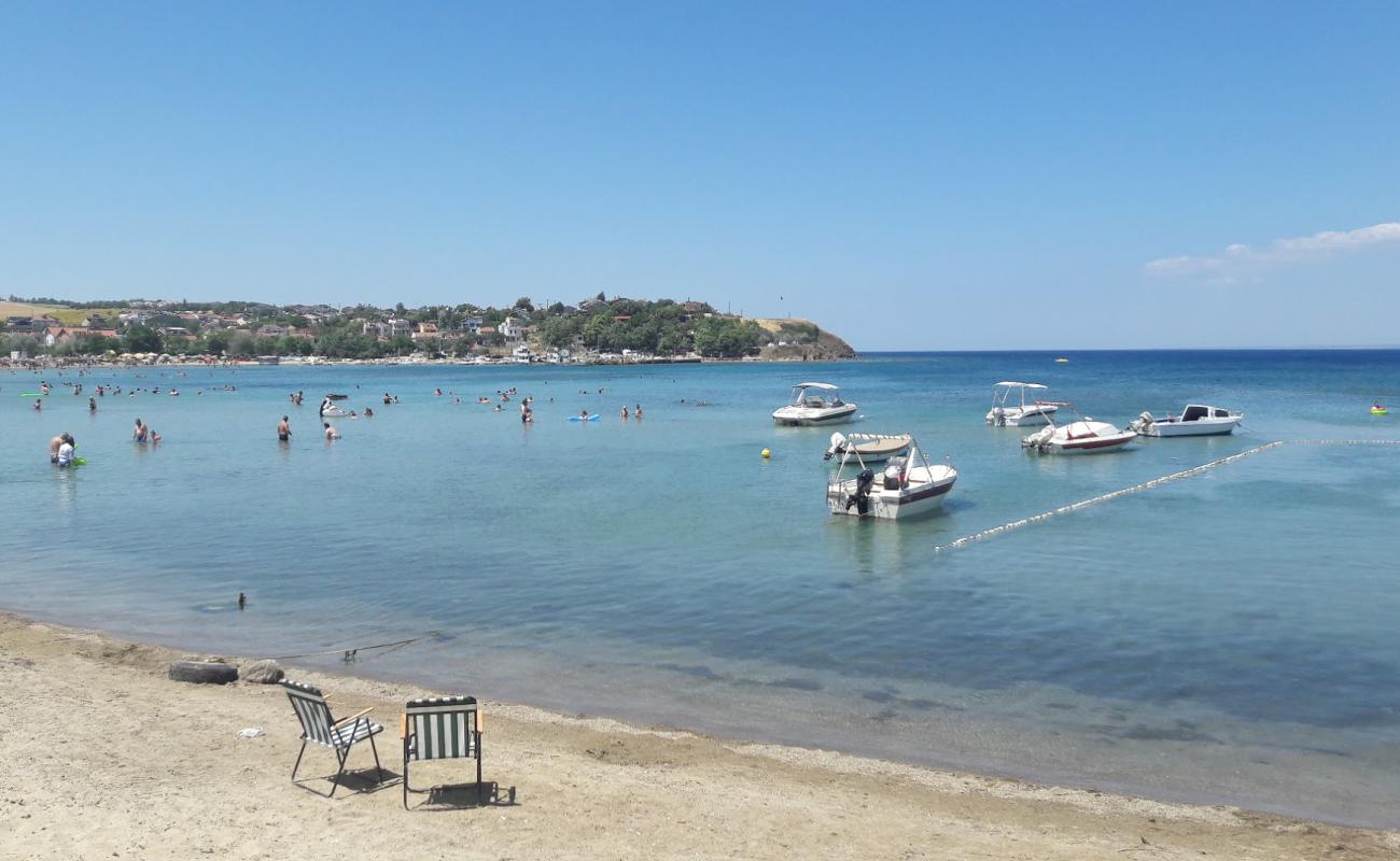 Guneyli beach'in fotoğrafı parlak kum yüzey ile