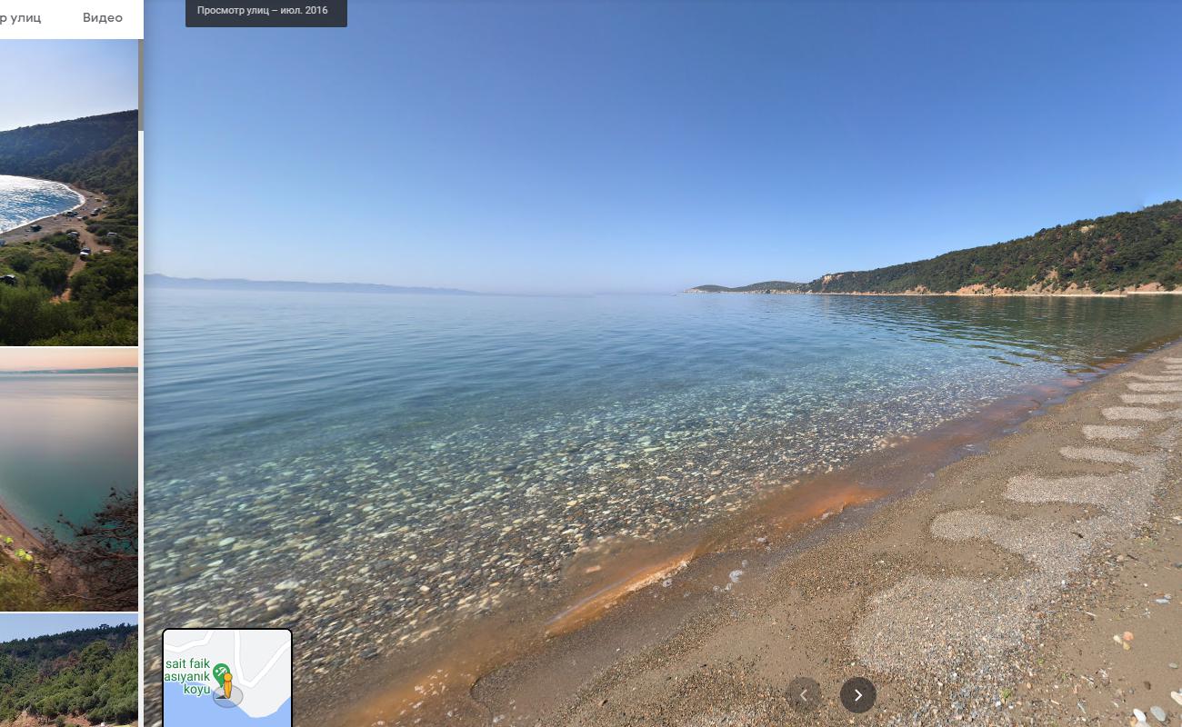 Sait faik beach'in fotoğrafı uçurumlarla desteklenmiş