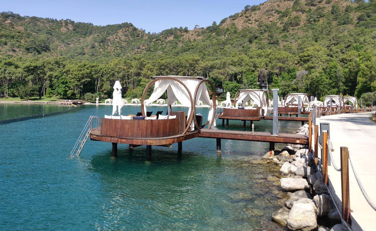 Rixos beach'in fotoğrafı beyaz kum ve çakıl yüzey ile