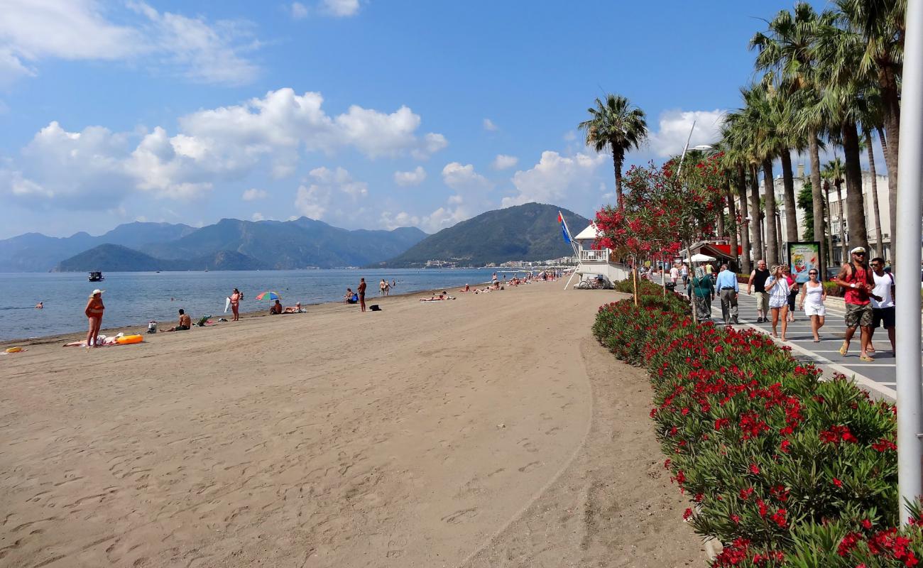 Marmaris Plajı'in fotoğrafı parlak kum yüzey ile