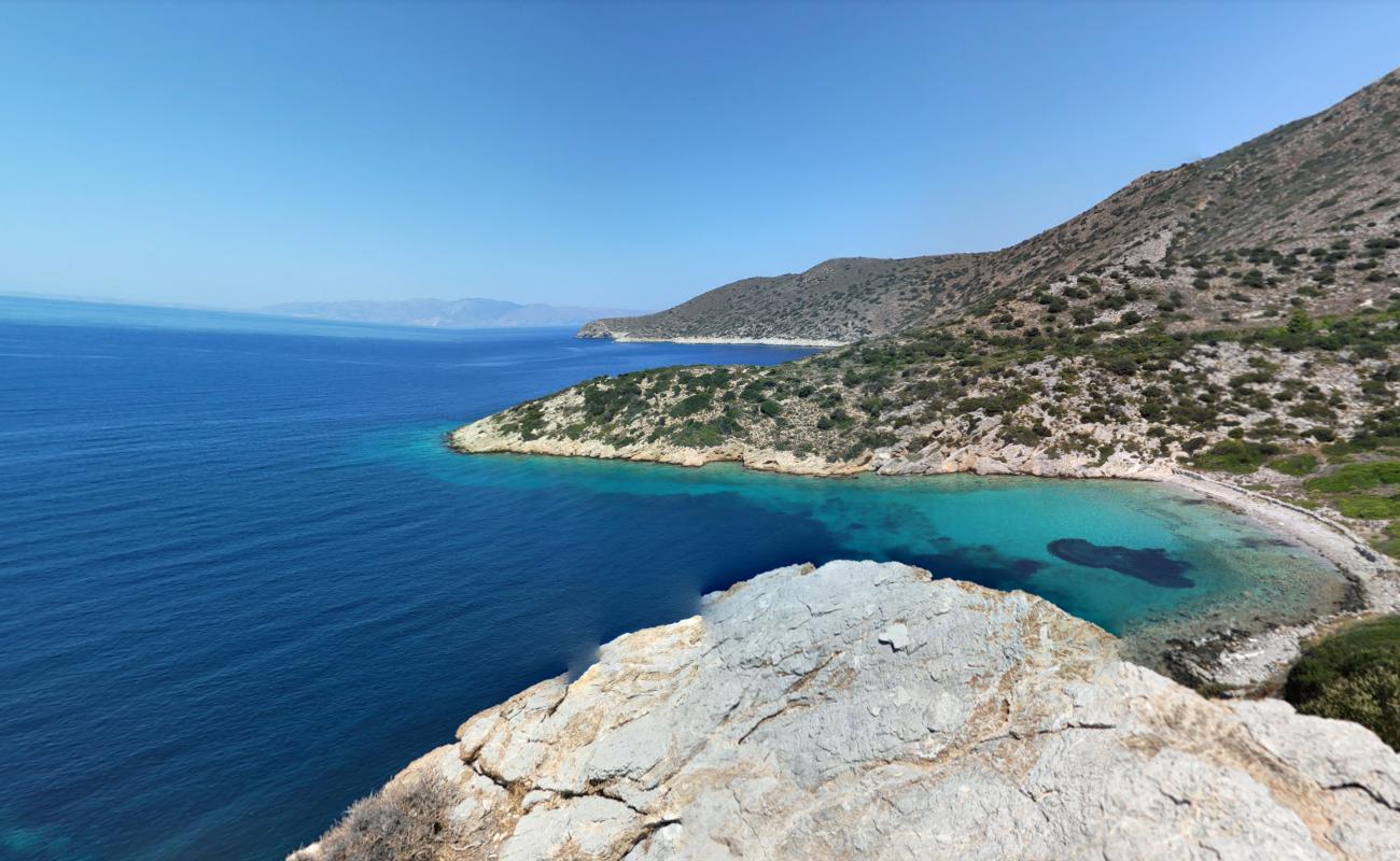 Knidos beach'in fotoğrafı turkuaz saf su yüzey ile