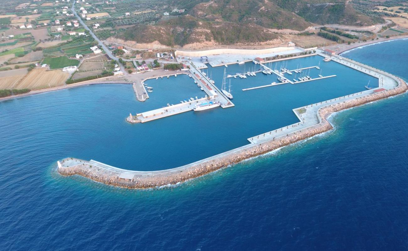 Kairos beach'in fotoğrafı kayalık arazi yüzey ile
