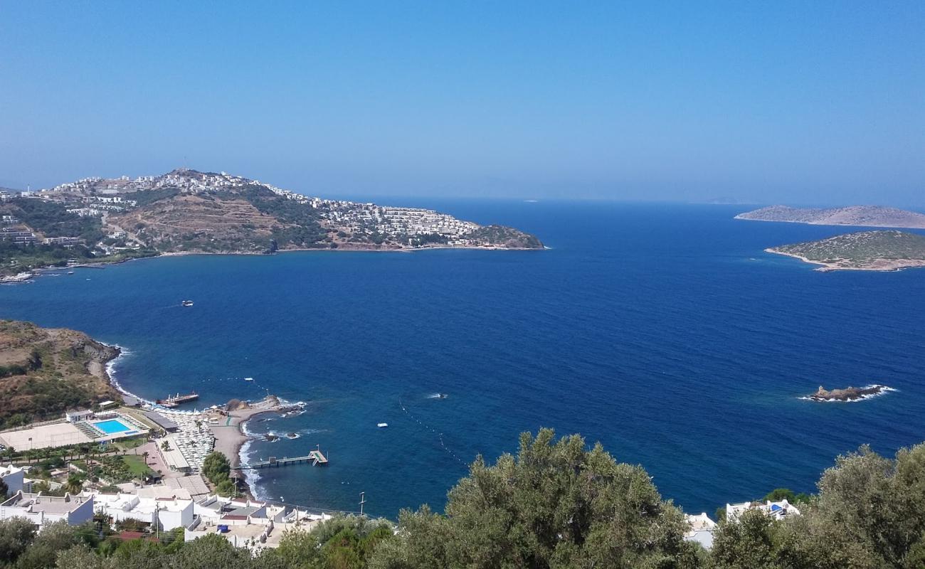 Gumusluk beach II'in fotoğrafı beton kapak yüzey ile