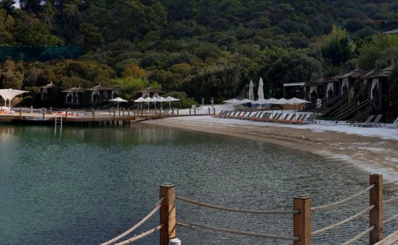 Pearl Villa Beach'in fotoğrafı turkuaz saf su yüzey ile