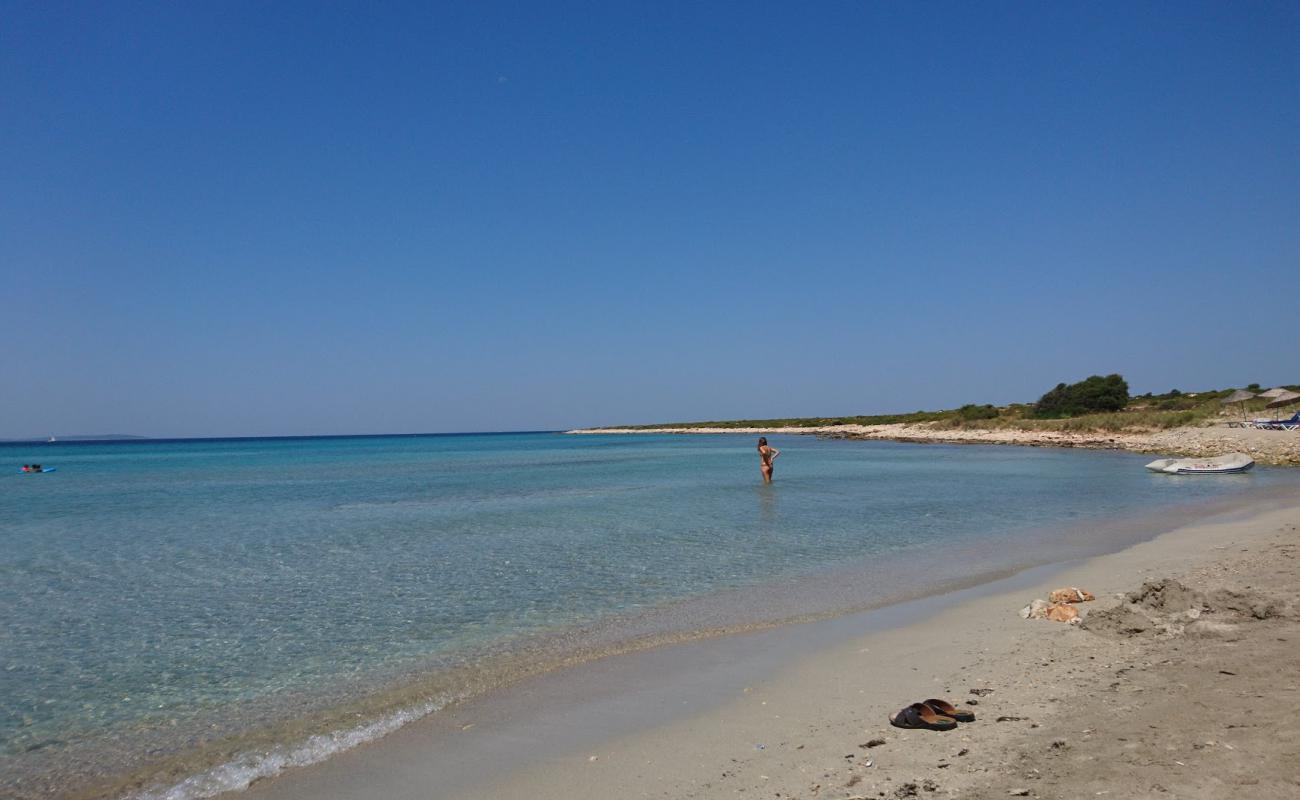 Manastır Plajı'in fotoğrafı parlak kum yüzey ile