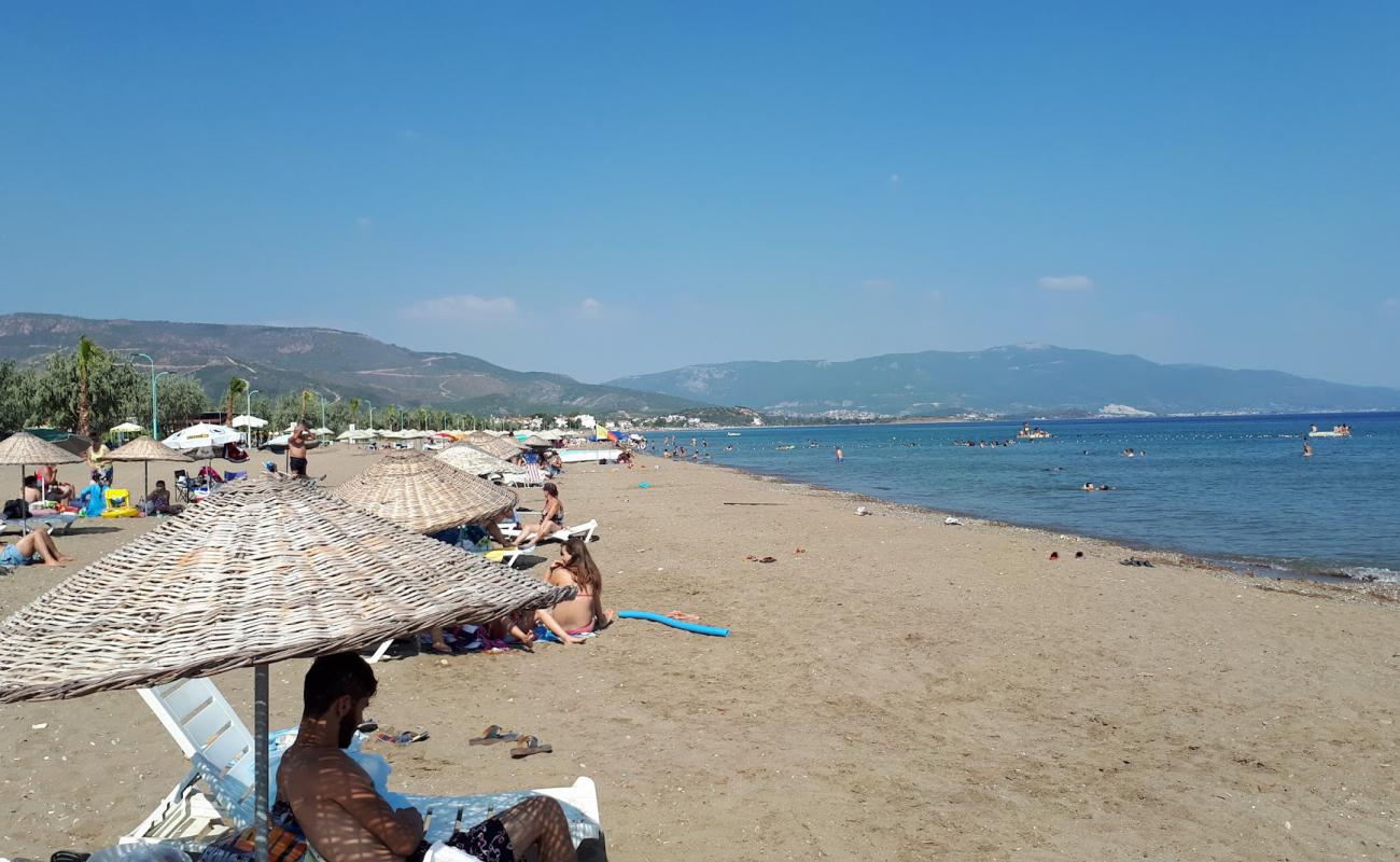 Urkmez beach'in fotoğrafı siyah kum ve çakıllar yüzey ile