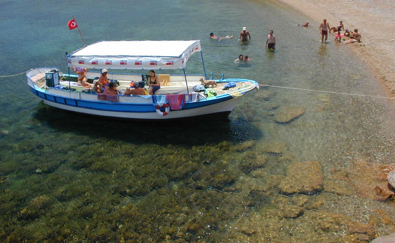 Sıcaksu Plajı II'in fotoğrafı koyu i̇nce çakıl yüzey ile