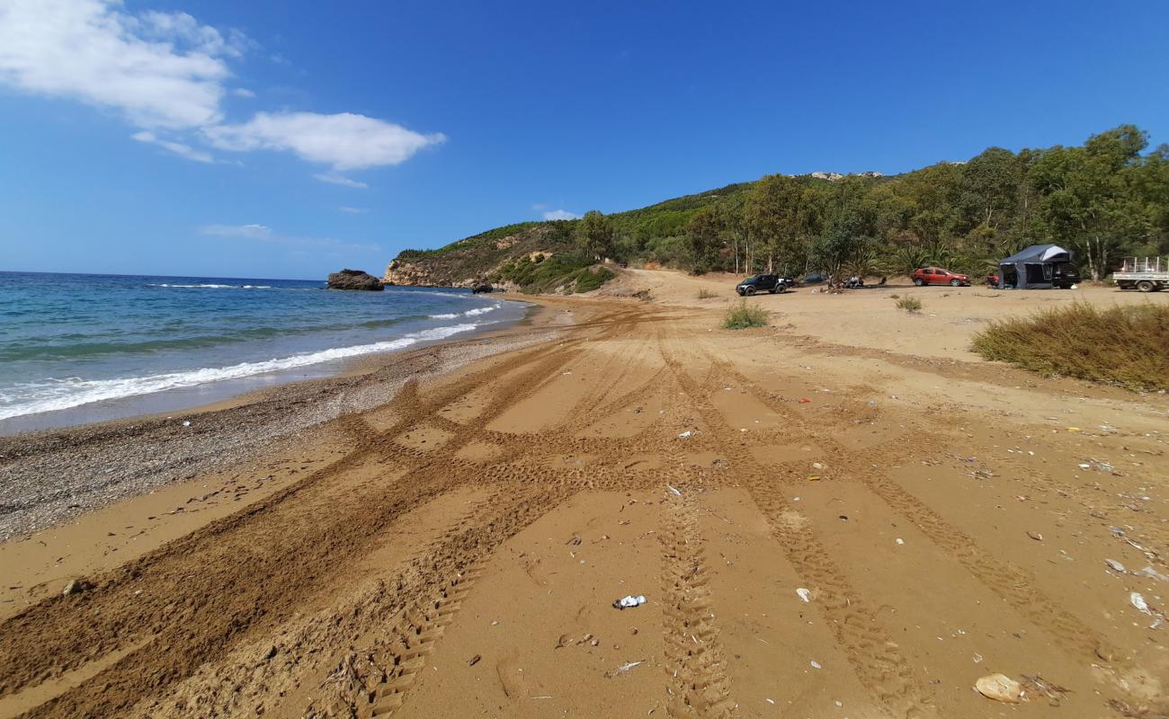 Soğuksu Plajı'in fotoğrafı kahverengi kum yüzey ile