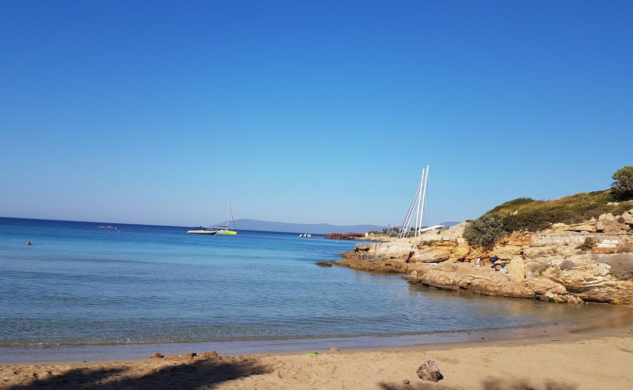 Güneşköy Plajı III'in fotoğrafı açık bej kum yüzey ile