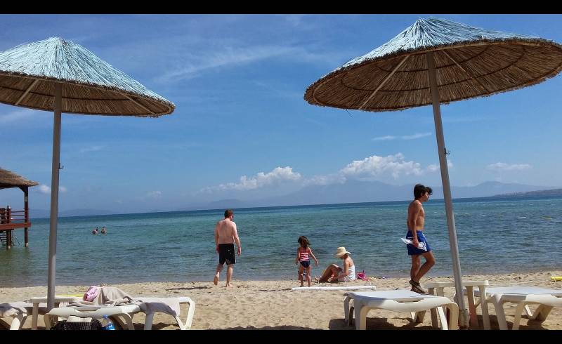 Çeşme Termal Otel'in fotoğrafı açık bej kum yüzey ile