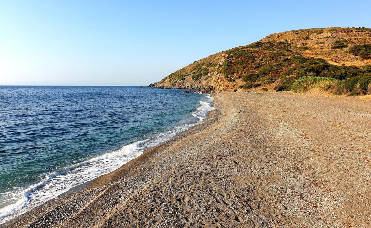 Karaçağıl Plajı'in fotoğrafı gri kum ve çakıl yüzey ile