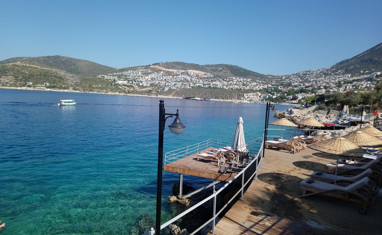 Emerald Beach'in fotoğrafı beton kapak yüzey ile