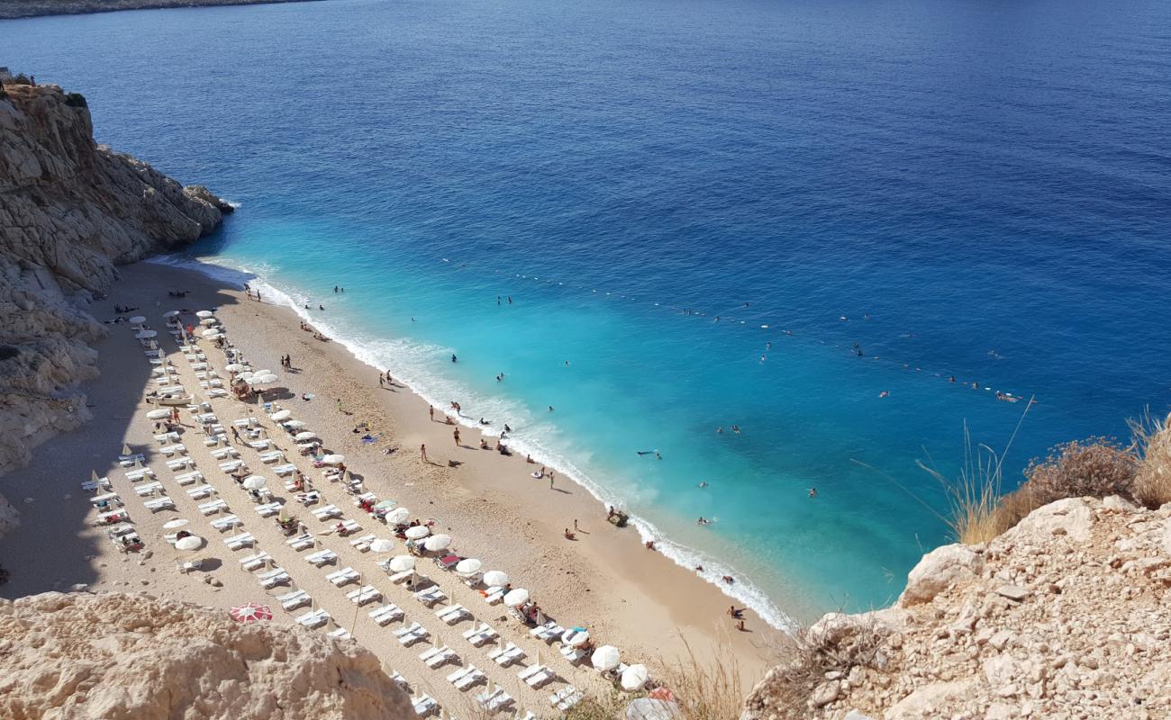 Kaputas Plajı'in fotoğrafı parlak kum yüzey ile