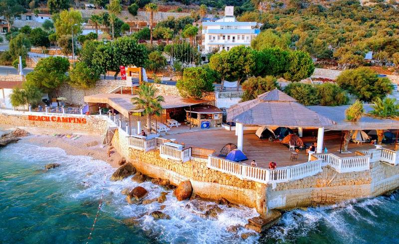 Sante Beach Campi̇ng'in fotoğrafı hafif ince çakıl taş yüzey ile