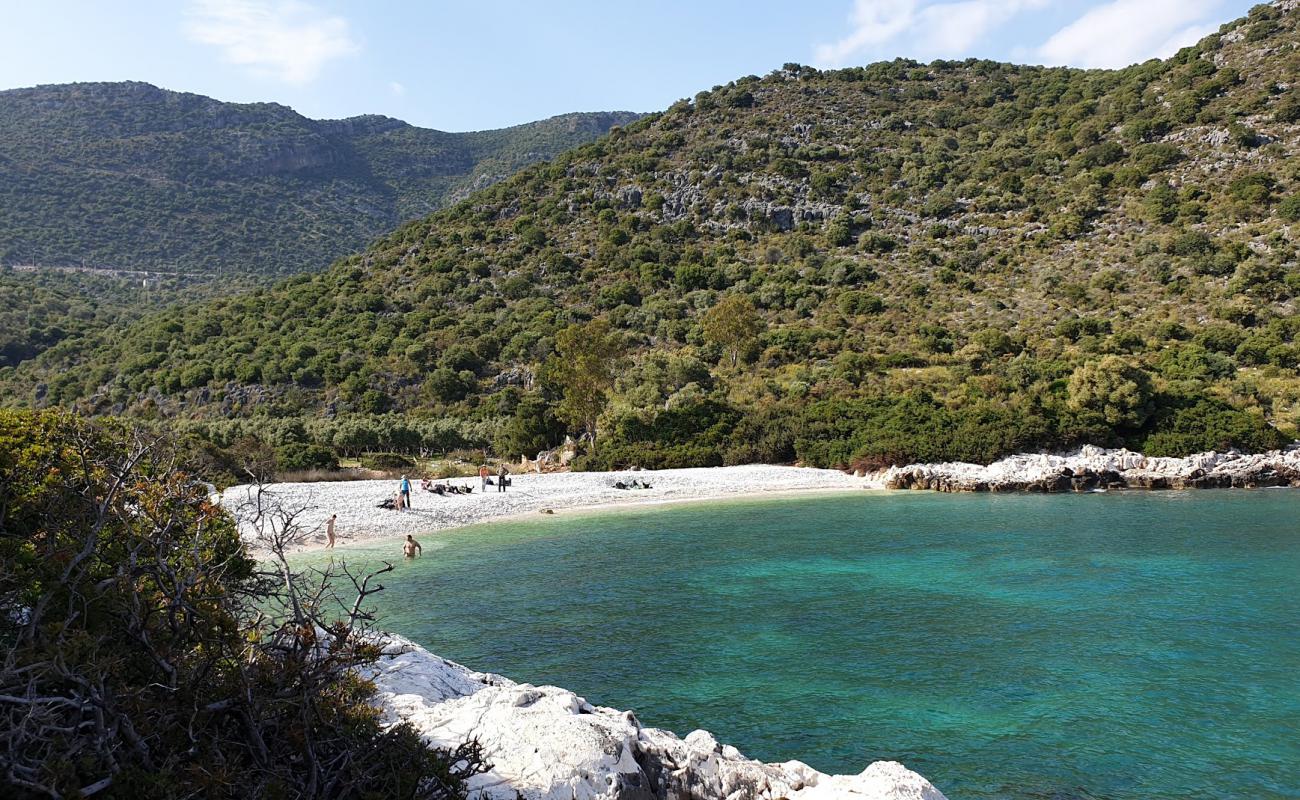 Cagilli Plaji'in fotoğrafı beyaz çakıl taş yüzey ile