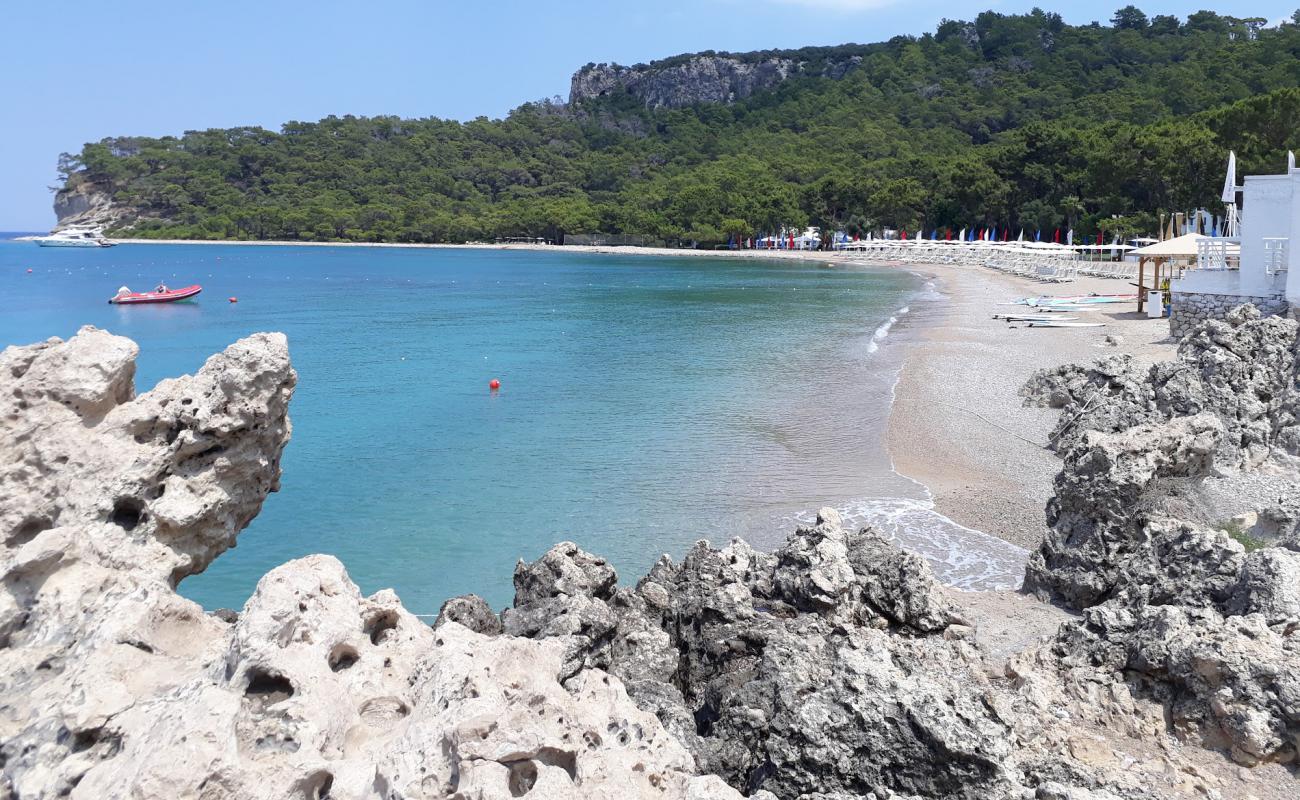 Club Med Kemer'in fotoğrafı siyah kum ve çakıl yüzey ile