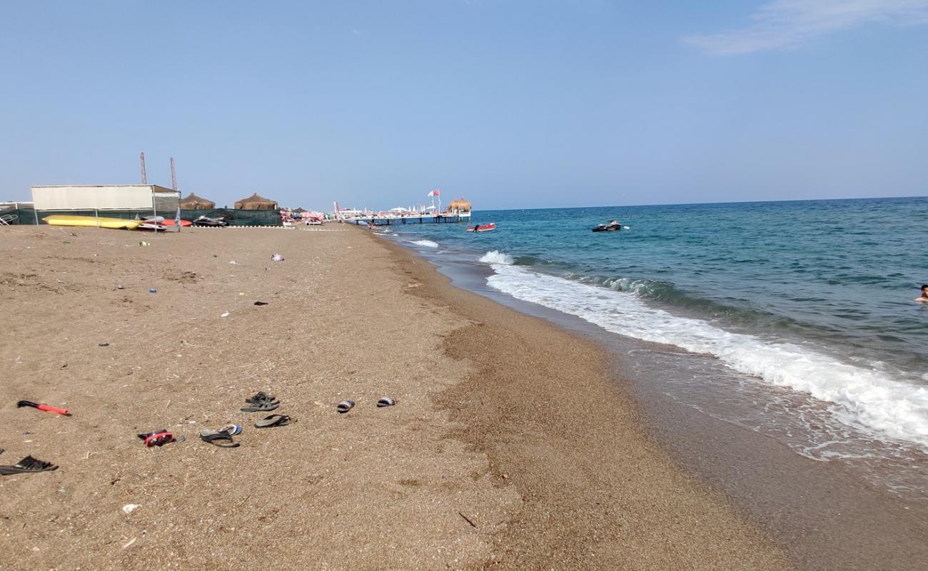 Lara Public beach'in fotoğrafı kahverengi kum yüzey ile