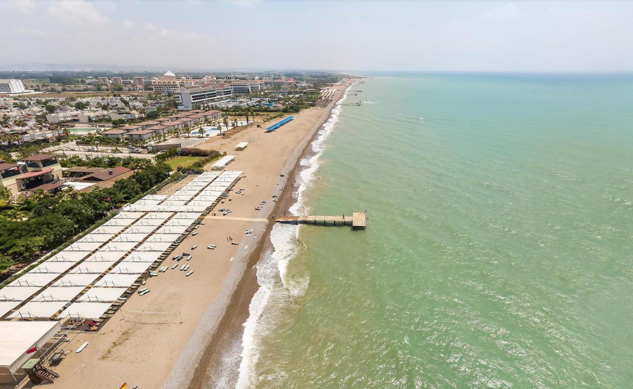 Bogazkent beach II'in fotoğrafı geniş plaj ile birlikte