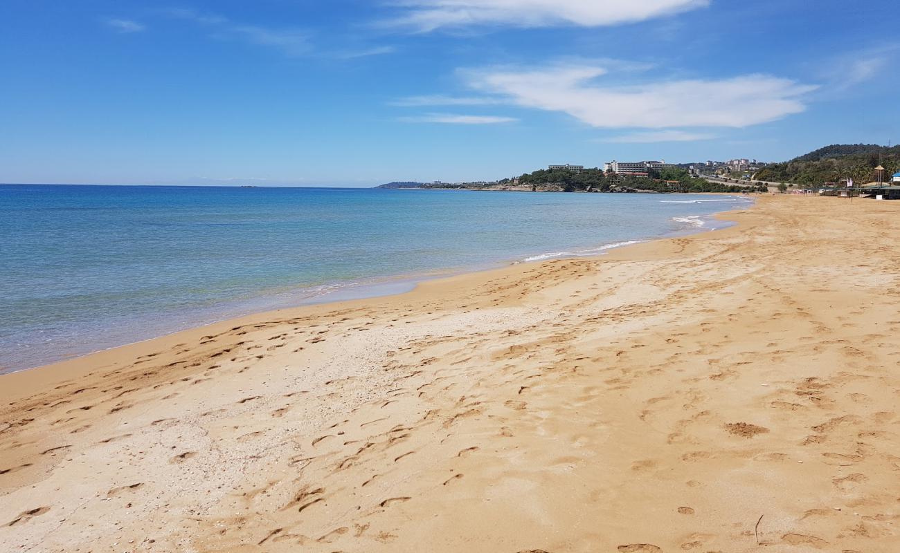 Incekum beach II'in fotoğrafı i̇nce kahverengi kum yüzey ile