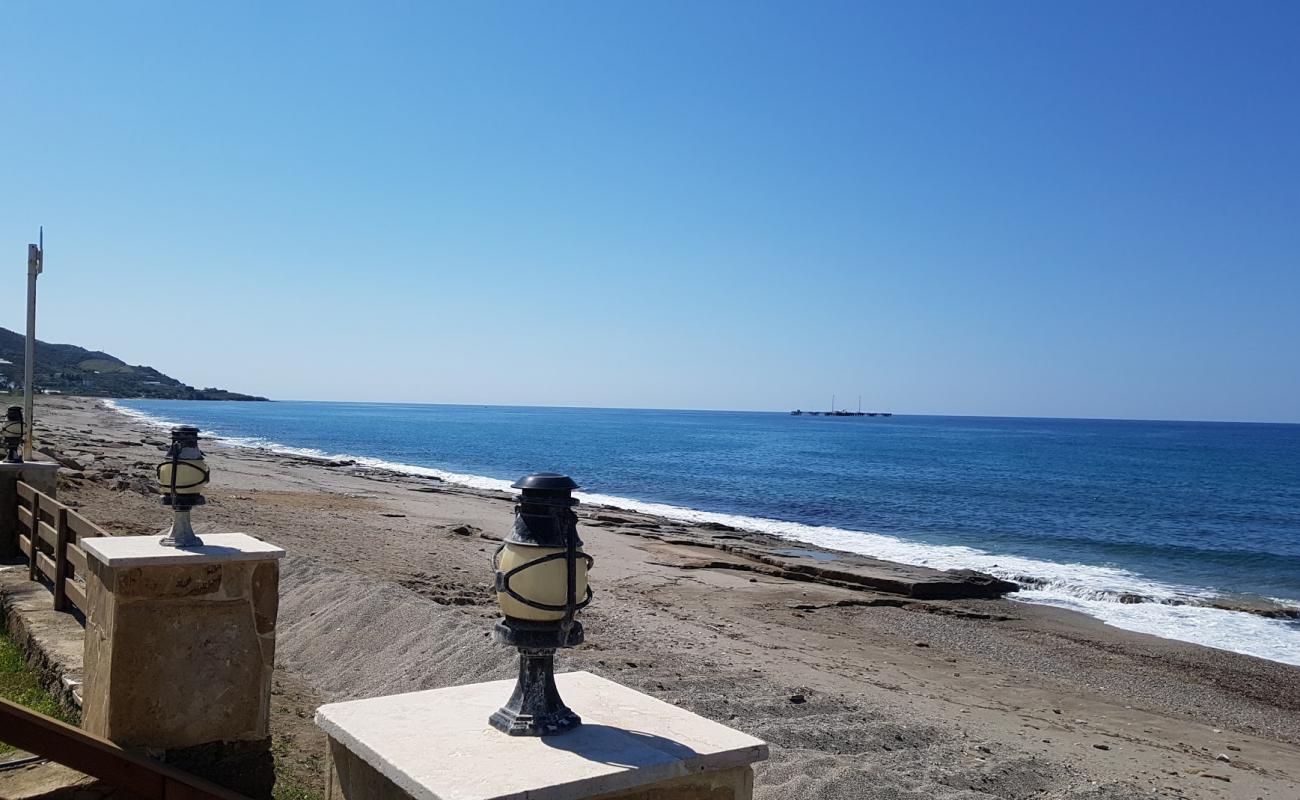 Demirtas beach II'in fotoğrafı taşlı kum yüzey ile