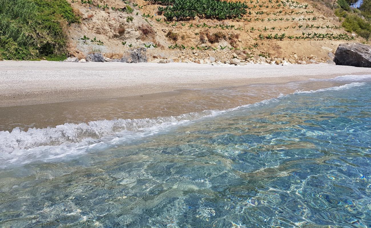 Guneykoy beach II'in fotoğrafı hafif ince çakıl taş yüzey ile