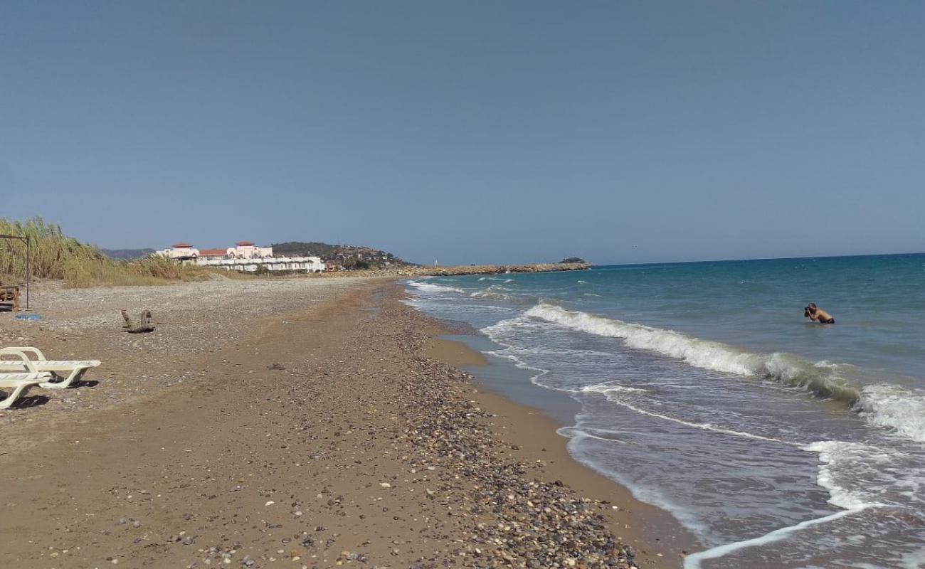 Ansel beach II'in fotoğrafı bej kum ve çakıl yüzey ile