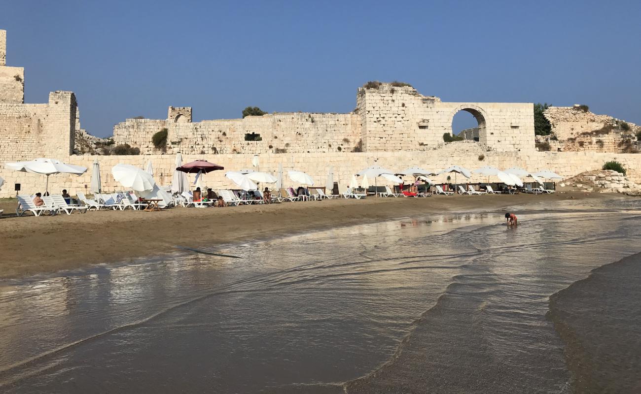 Korykos beach'in fotoğrafı i̇nce bej kum yüzey ile