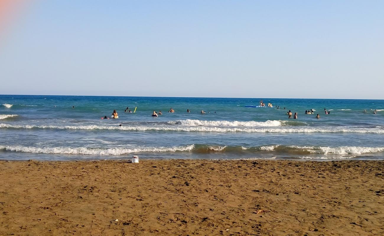 Queenaba beach'in fotoğrafı parlak kum yüzey ile