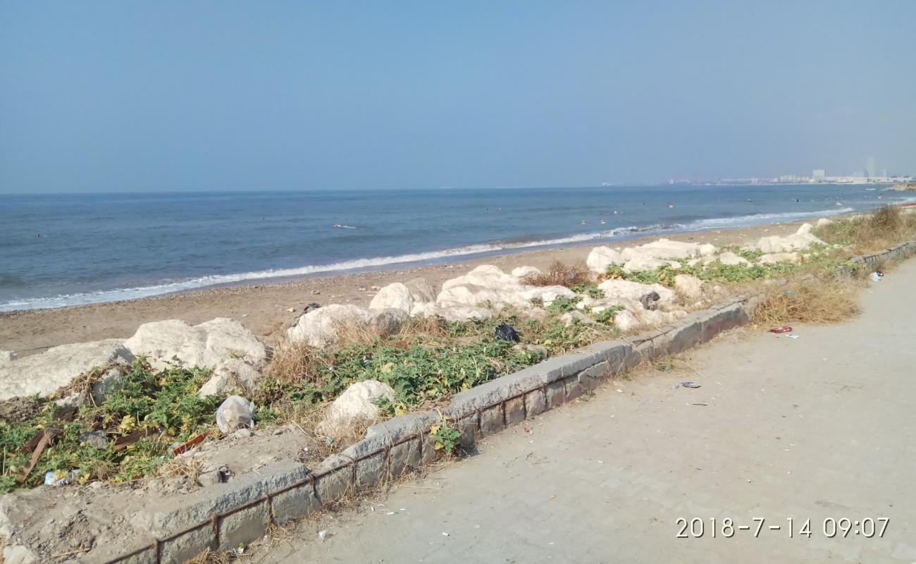 Akdeniz beach'in fotoğrafı açık bej kum yüzey ile