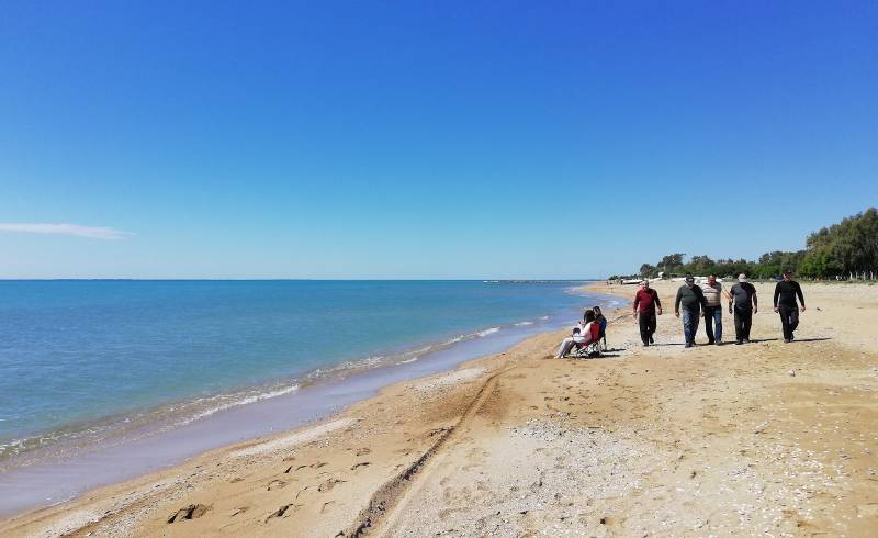 Adana Zeytinbeli Plaji'in fotoğrafı i̇nce bej kum yüzey ile
