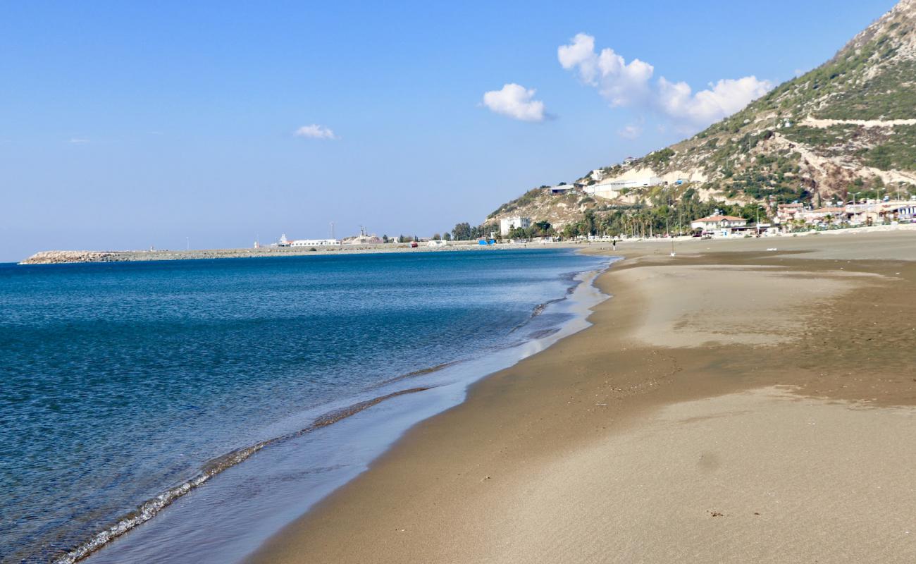 Çevlik beach III'in fotoğrafı parlak kum yüzey ile