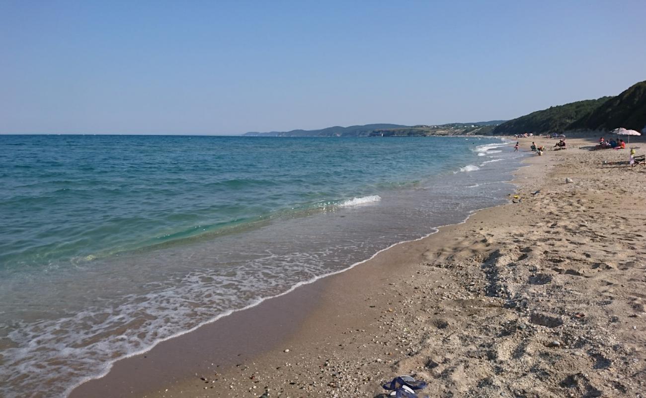 Servez beach'in fotoğrafı beyaz kum yüzey ile