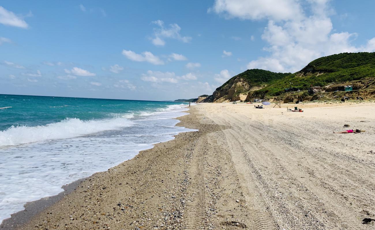 Ormanli Plaji'in fotoğrafı küçük beyaz çakıllar yüzey ile