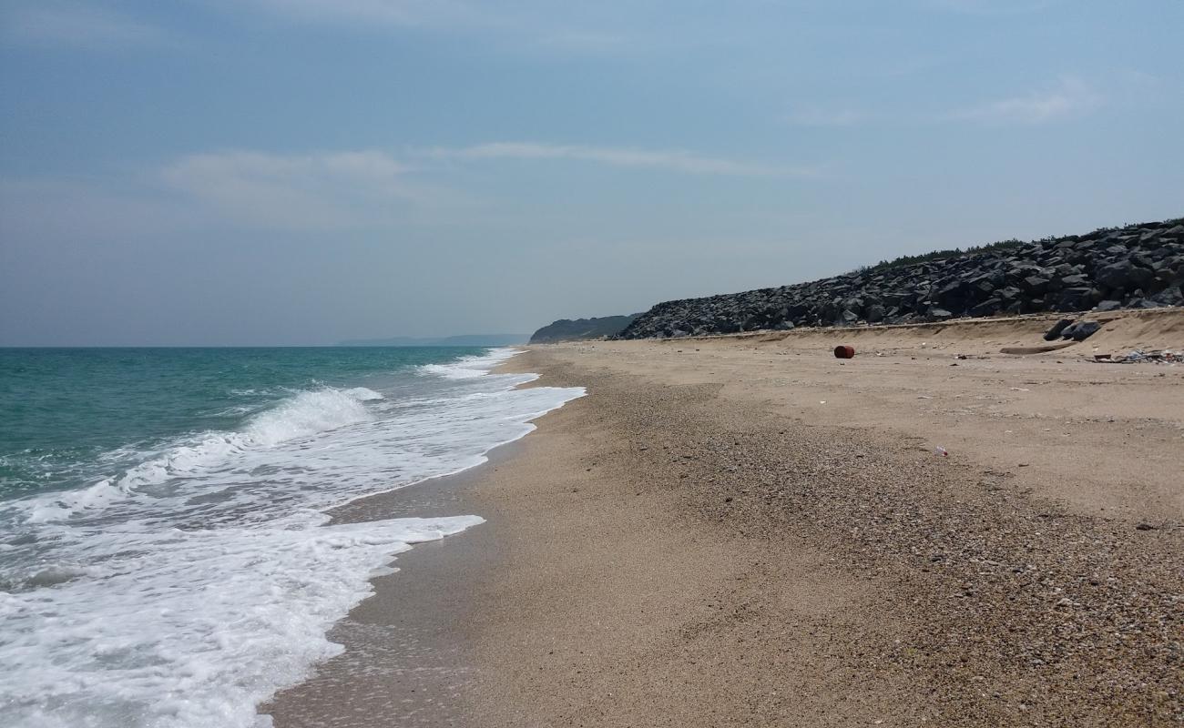 Karaburun beach'in fotoğrafı beyaz kum yüzey ile