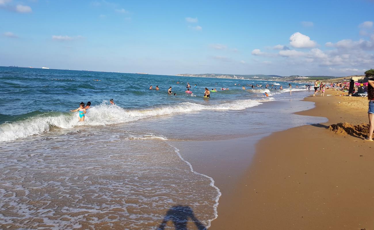 Suma beach'in fotoğrafı parlak ince kum yüzey ile