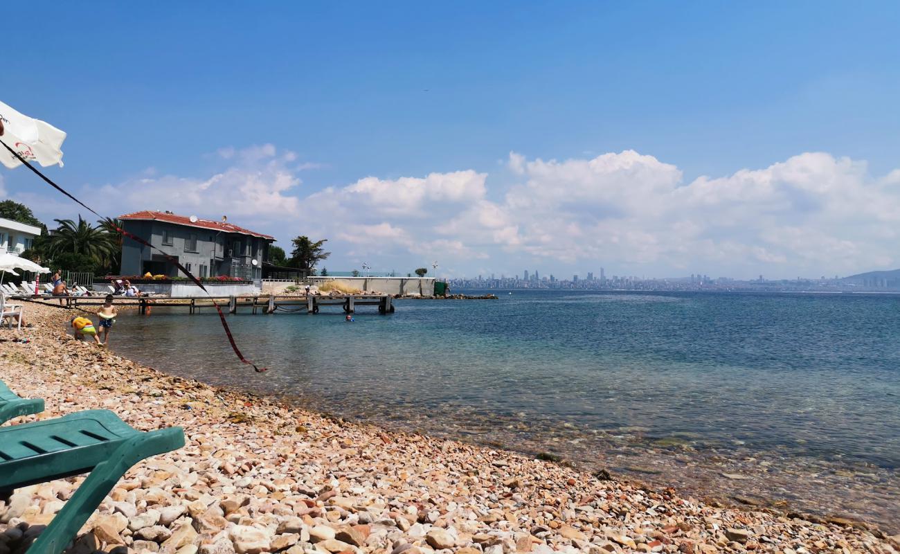 Yali Sezar Beach'in fotoğrafı bej çakıl yüzey ile
