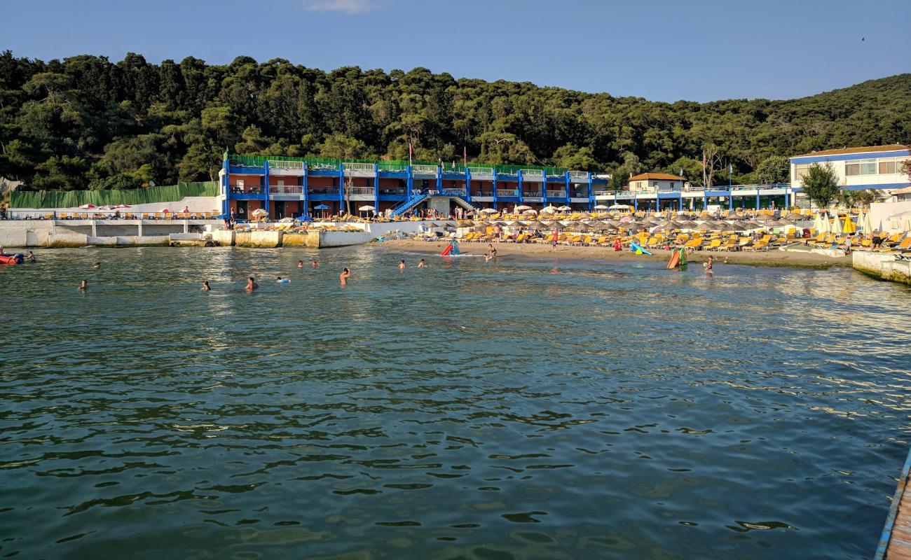 Yorukali Tesisleri Buyukada'in fotoğrafı açık bej kum yüzey ile