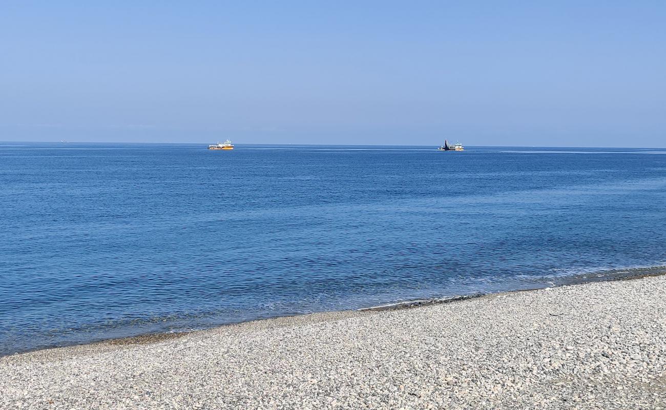 Golagzi Beach'in fotoğrafı gri çakıl taşı yüzey ile
