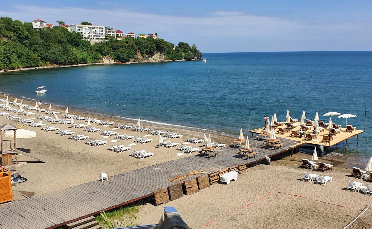 Begonvil Kahvalti Beach'in fotoğrafı açık bej kum yüzey ile