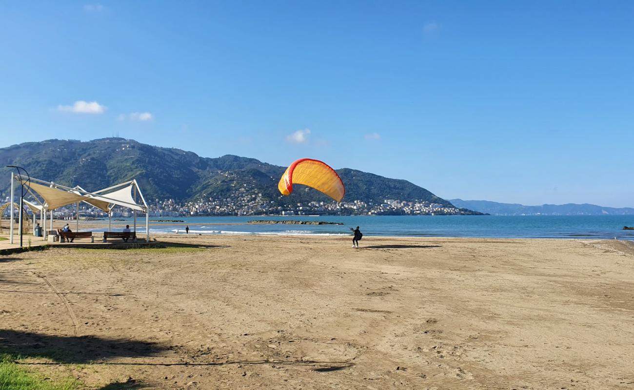 Akyazi Beach'in fotoğrafı açık bej kum yüzey ile