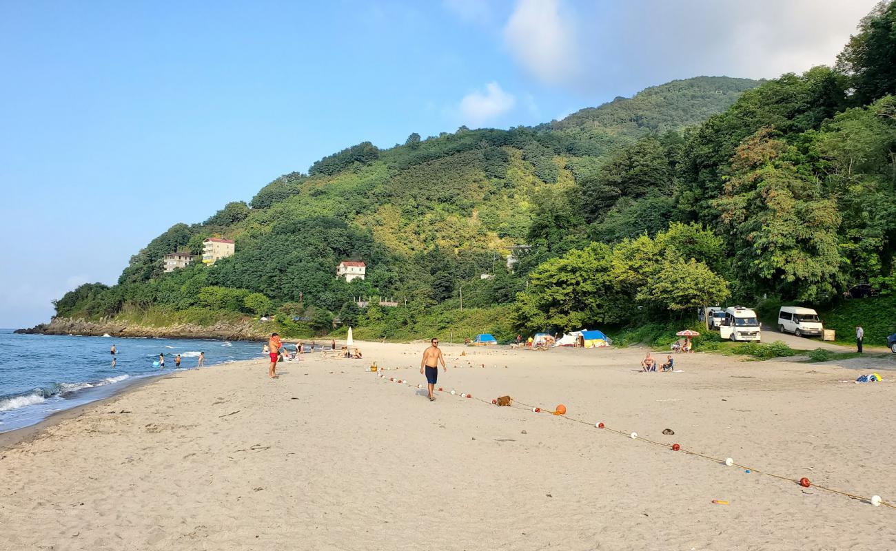 White Beach'in fotoğrafı açık bej kum yüzey ile