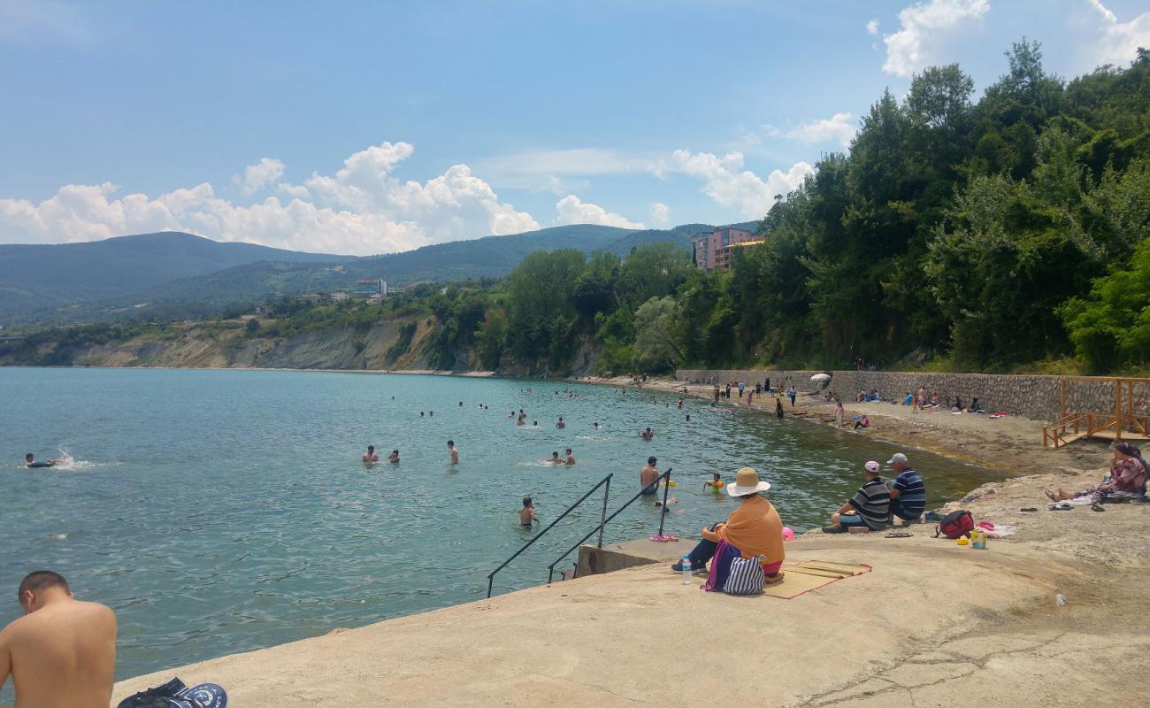 Gerze Plaji'in fotoğrafı beton kaplı yüzey yüzey ile