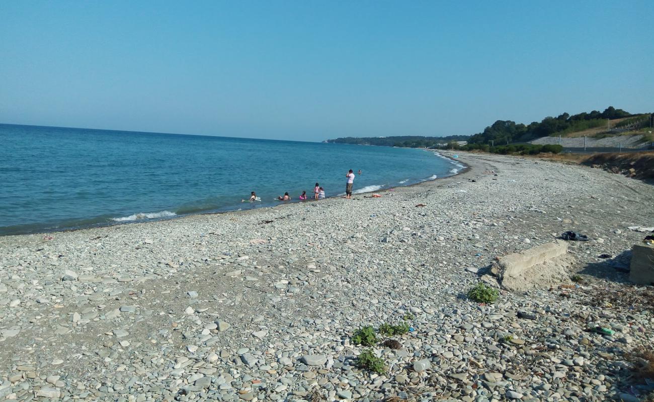 Gerze Plaji'in fotoğrafı gri çakıl taşı yüzey ile
