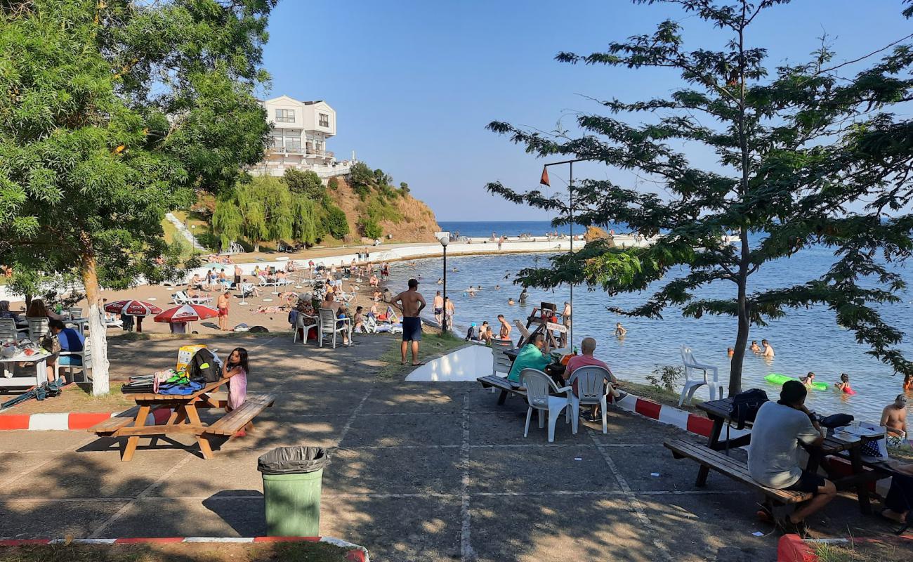 Siniop Ada Otel Plaji'in fotoğrafı gri kum yüzey ile