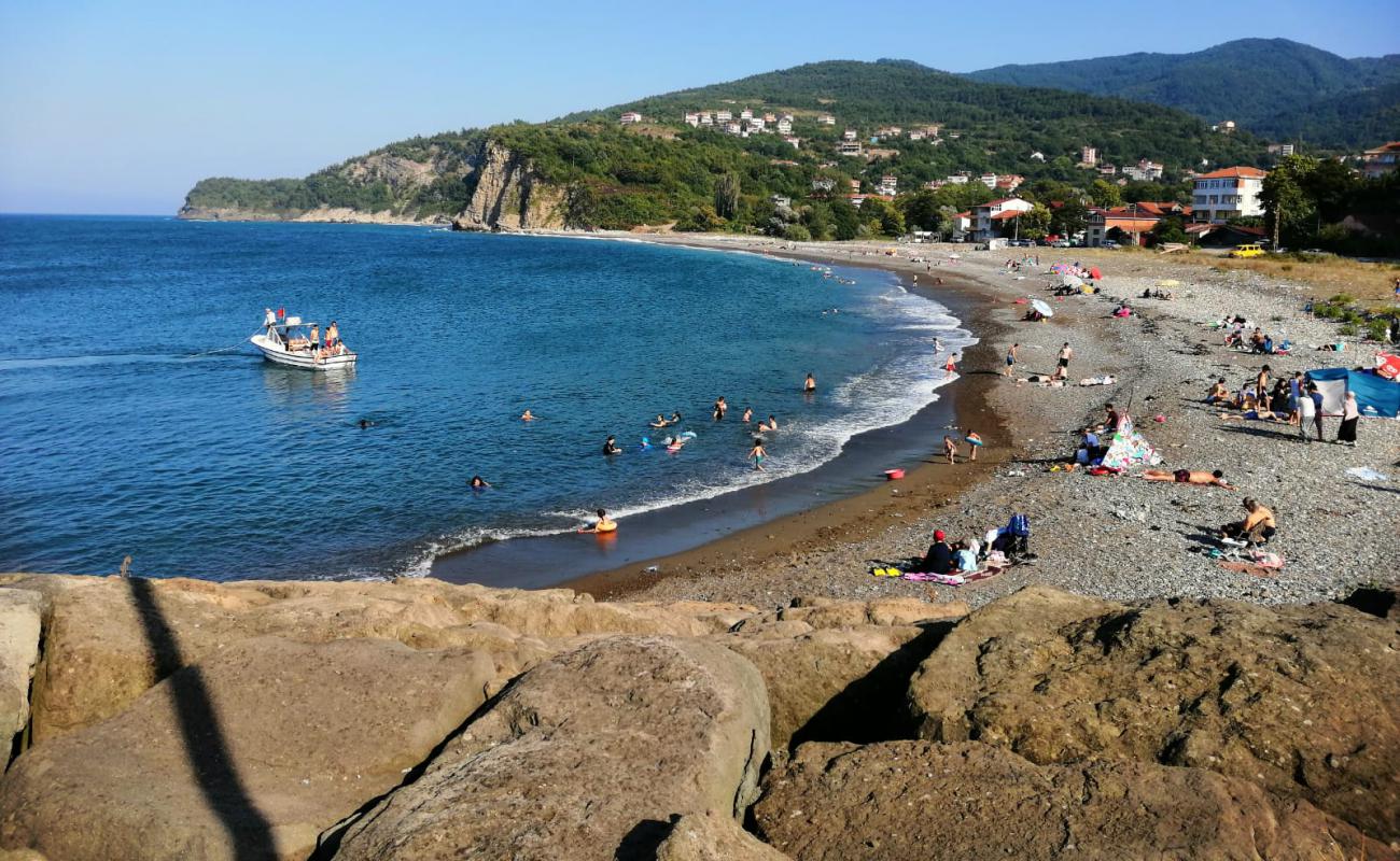 Erse plaji'in fotoğrafı gri çakıl taşı yüzey ile