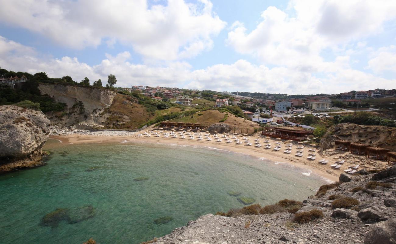 Sile Ala Kadinlar Plaji'in fotoğrafı parlak kum yüzey ile