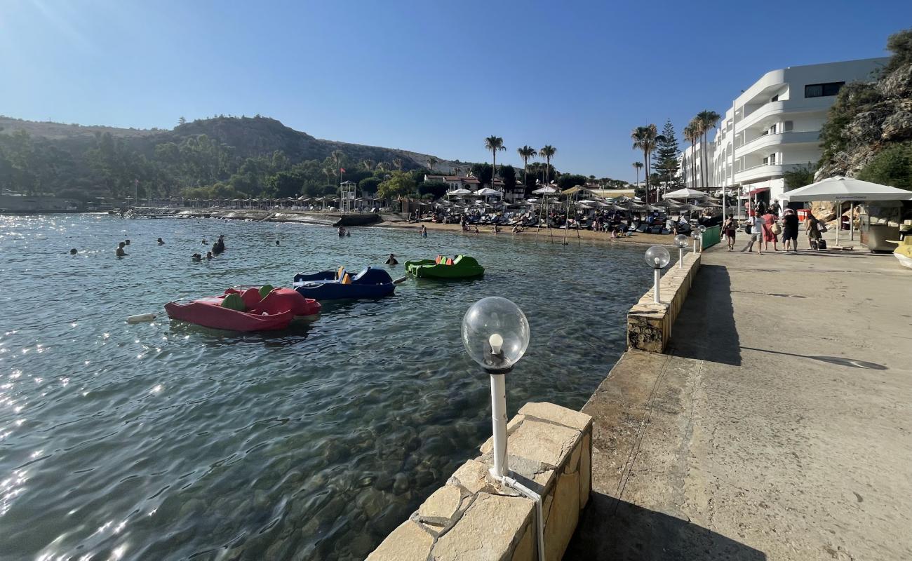 Ertur Tatil Sitesi Plaji'in fotoğrafı açık bej kum yüzey ile