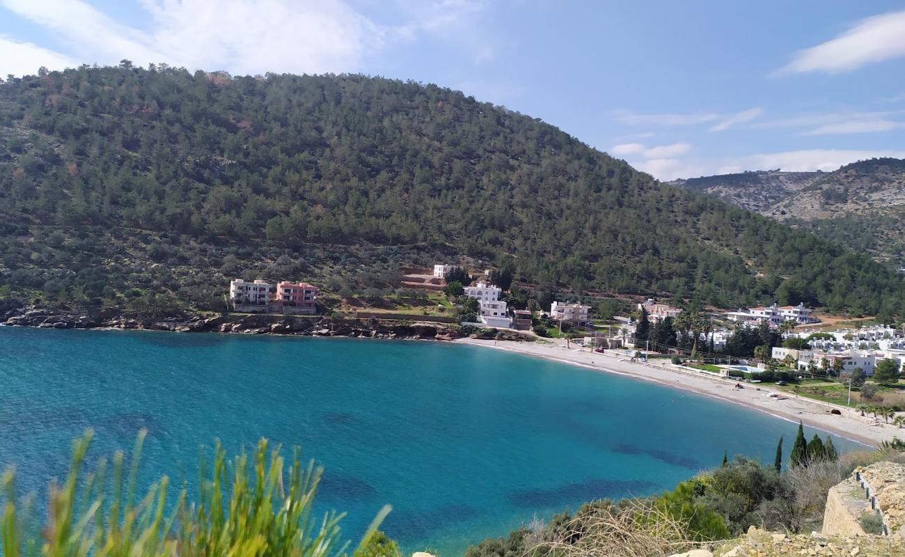 Karatepe Sahil'in fotoğrafı gri çakıl taşı yüzey ile