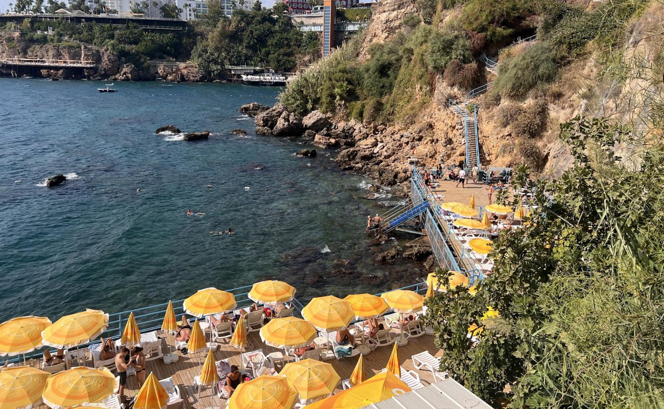 Konserve Halk Plajı'in fotoğrafı beton kaplı yüzey yüzey ile