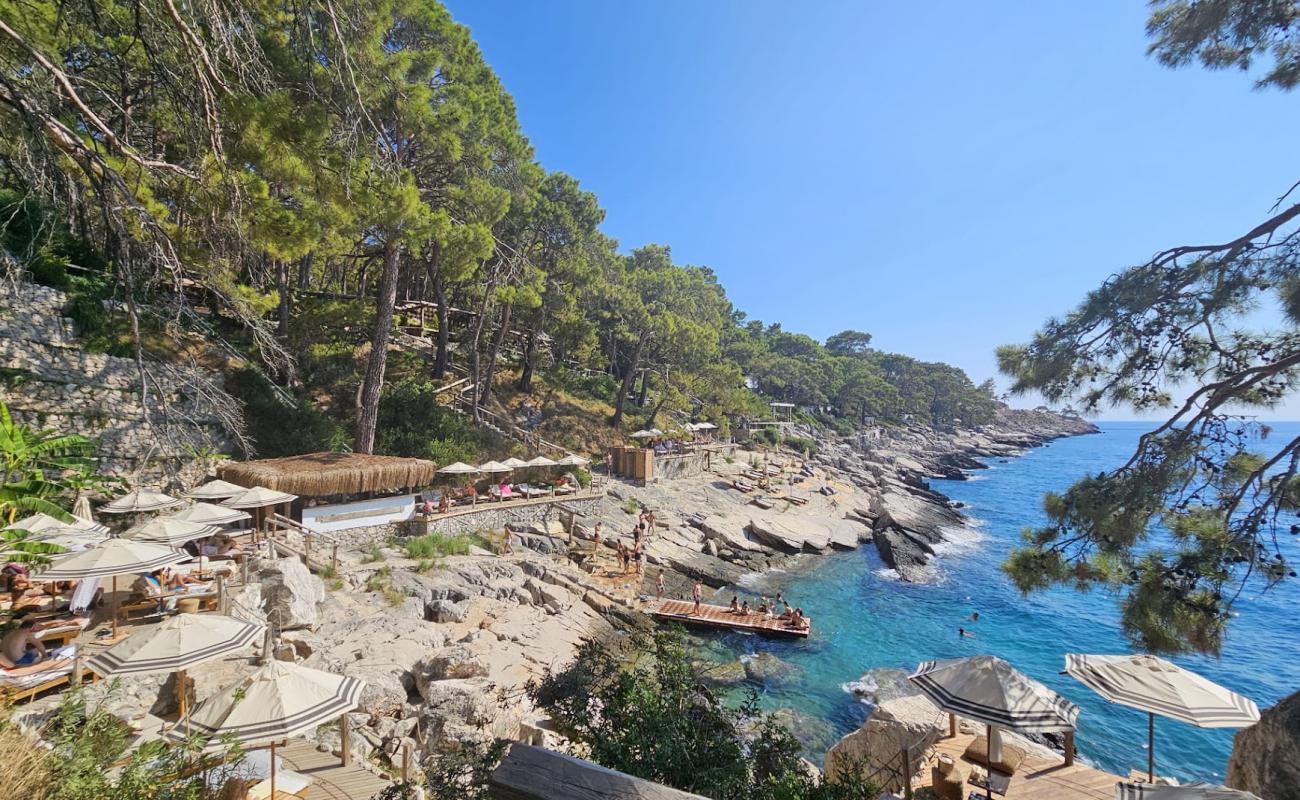 Rups Plaji'in fotoğrafı kayalık arazi yüzey ile